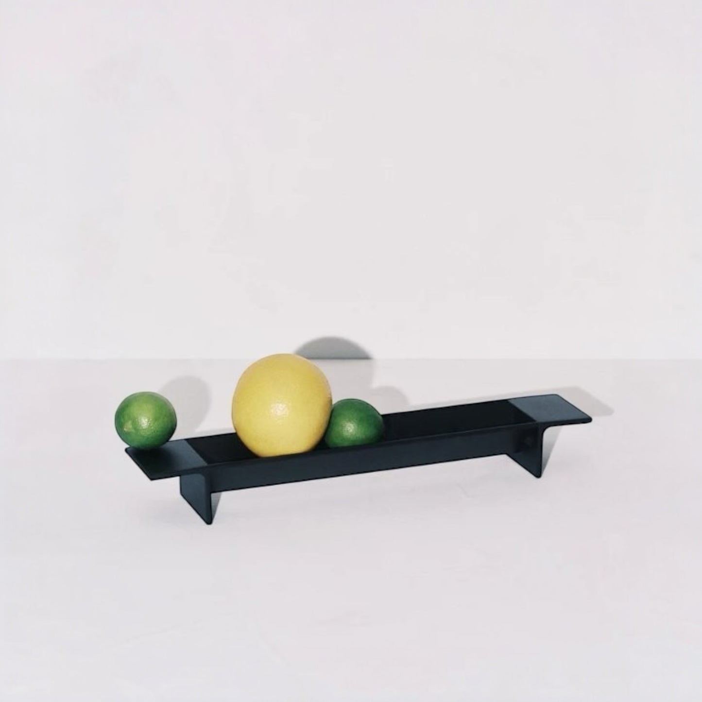 SERAX Obstschale L-Tray Schwarz