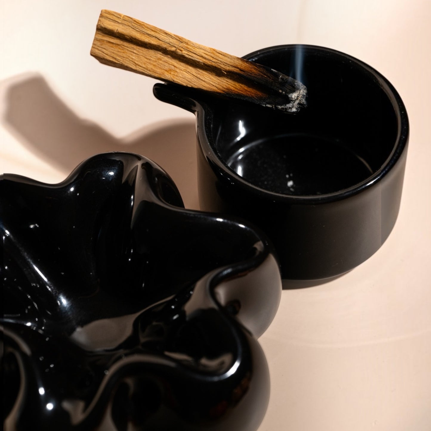 Herbstudio Bloom Ashtray Schwarz