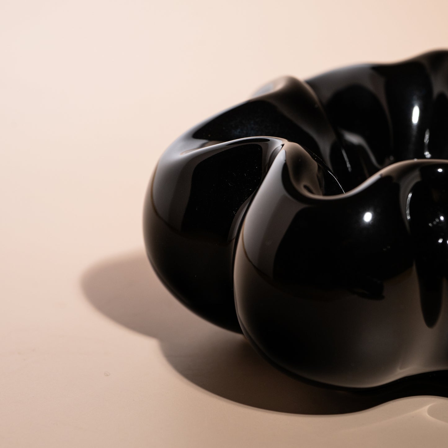 Herbstudio Bloom Ashtray Schwarz