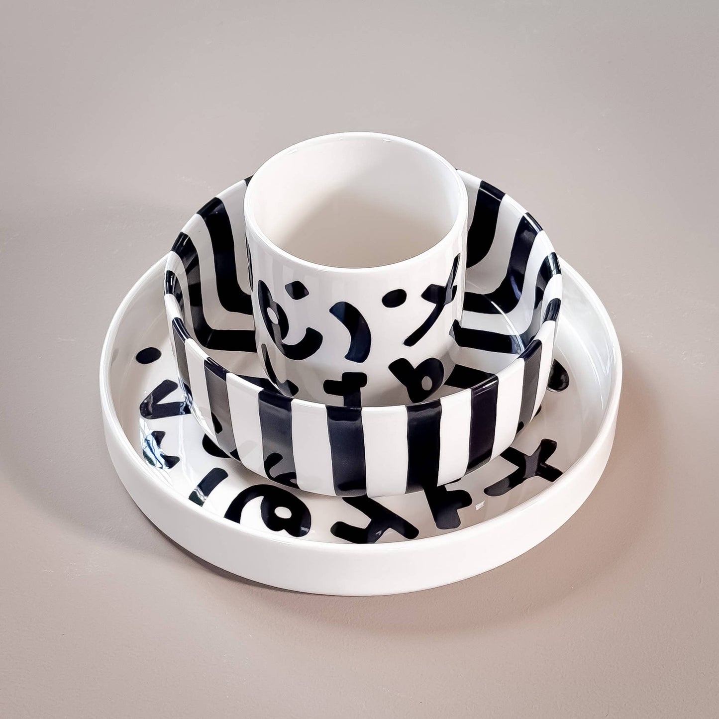 Magazin Minori Schale Stripes M Schwarz